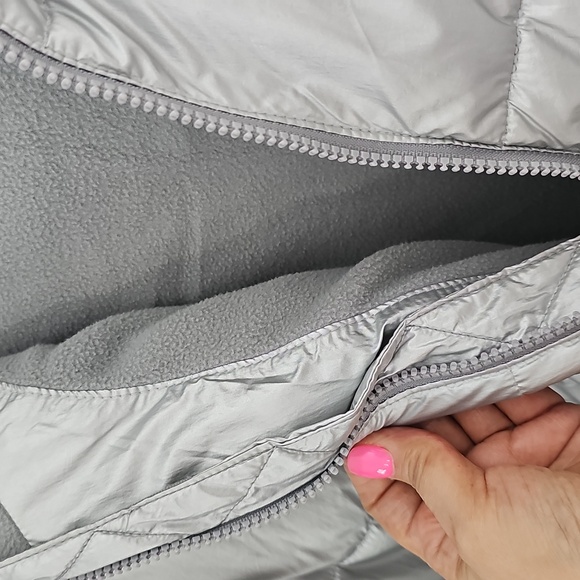 NWOT All In Motion Silver Shimmer Girls Xl Kids Puffer Jacket Coat - Picture 7 of 9